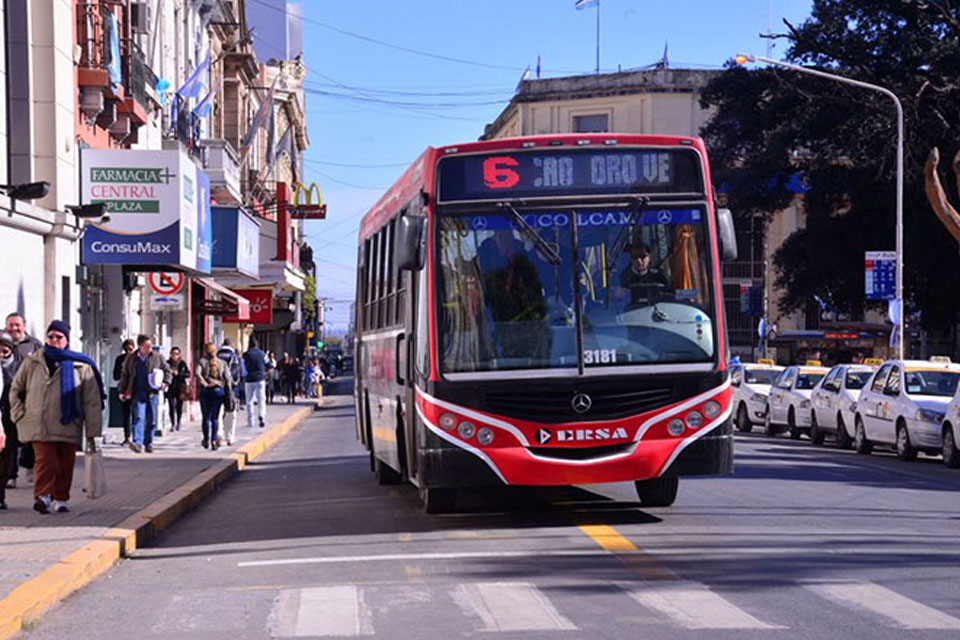 Volvieron los colectivos en Paraná