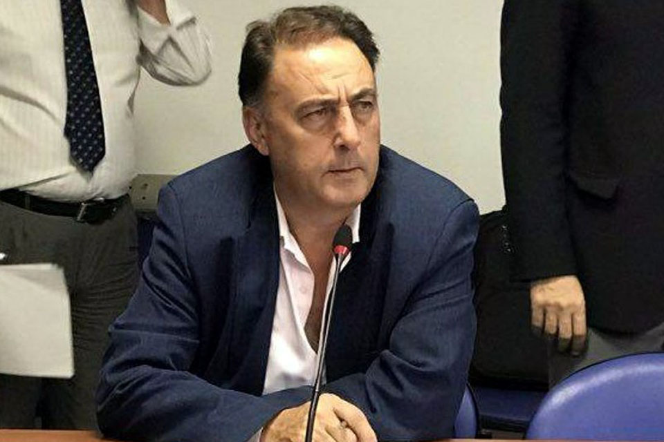 Lacoste oficializó y va con lista propia