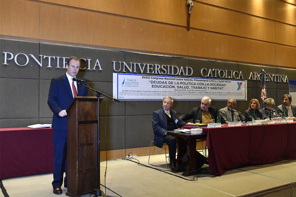 Bordet cuestionó a Macri en la UCA
