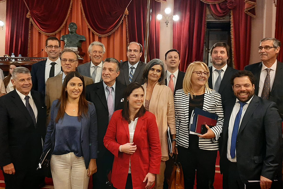 Diputados defienden a intendentes y piden que trabaje todo el Estado