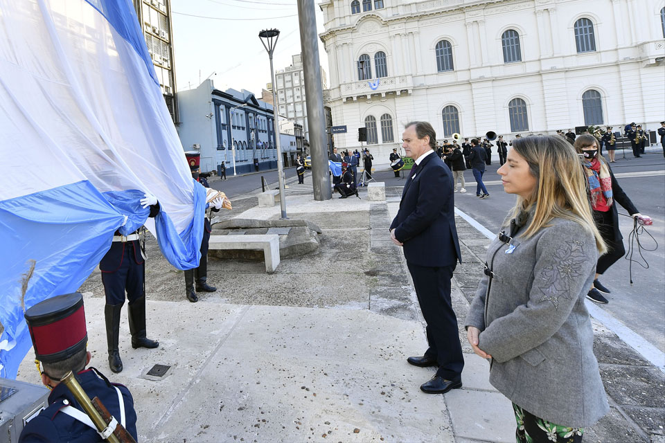 Bordet le contestó las críticas a Cambiemos