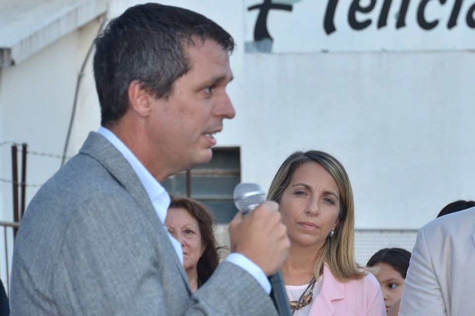 Cresto candidato junto a Stratta 