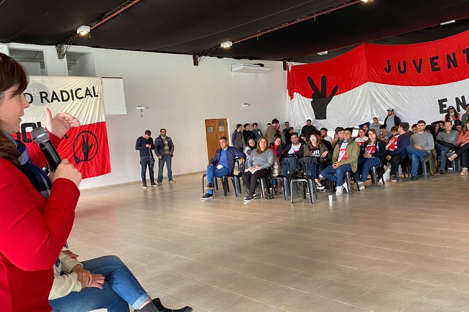 Varisco afianza vínculos en la UCR 