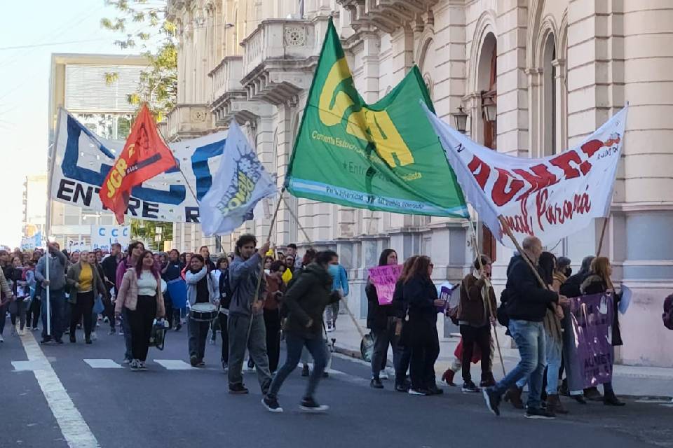 Ni Una Menos también marchó en Paraná
