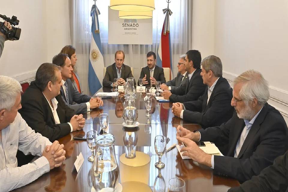 Un senador oficialista condicionó su voto al Presupuesto 2023 por la exclusión de Entre Ríos al subsidio eléctrico