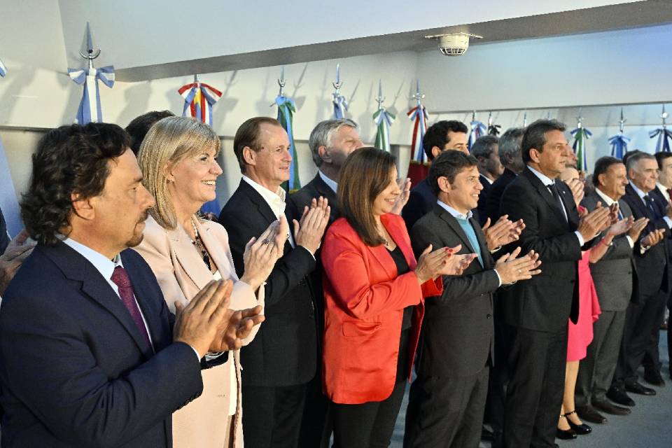 Bordet junto a sus pares diferenció a Massa de Milei 