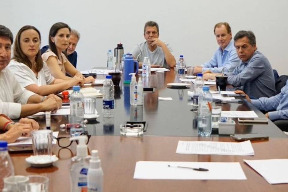 Bordet y Michel analizaron con Massa el DNU de Milei 