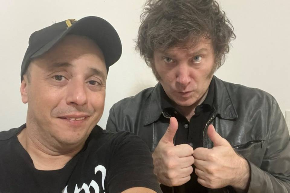 Cantante de cumbia entrerriano se suma al equipo de Milei 