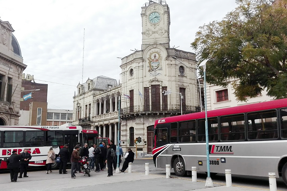 Se reanudó el servicio de colectivos en Paraná