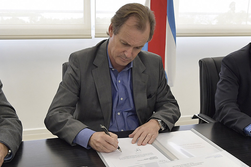 Bordet reclamó en la Corte que Macri pague más compensación a Entre Ríos