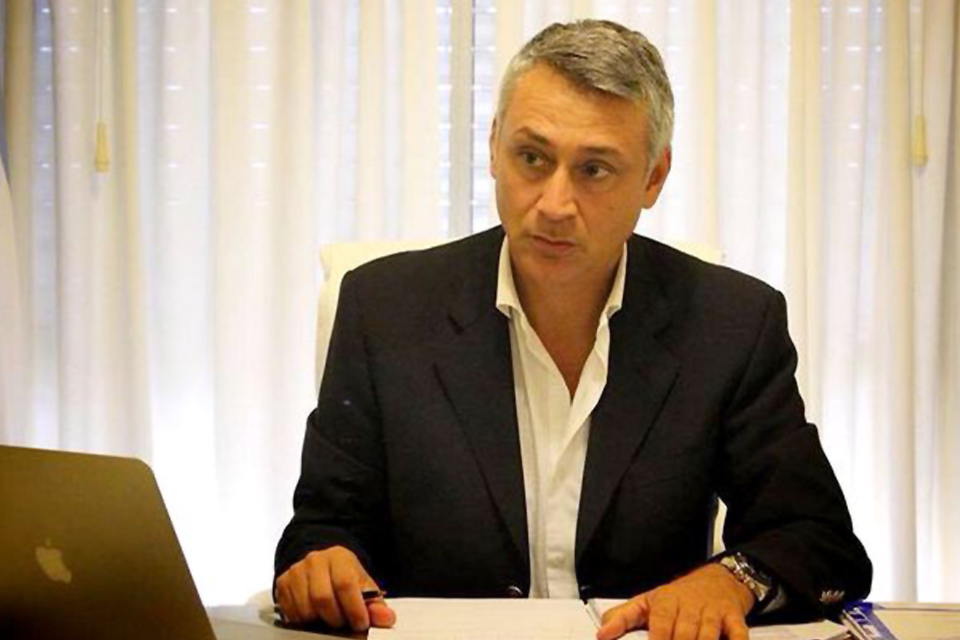 Lara comienza a juntar respaldo del PJ