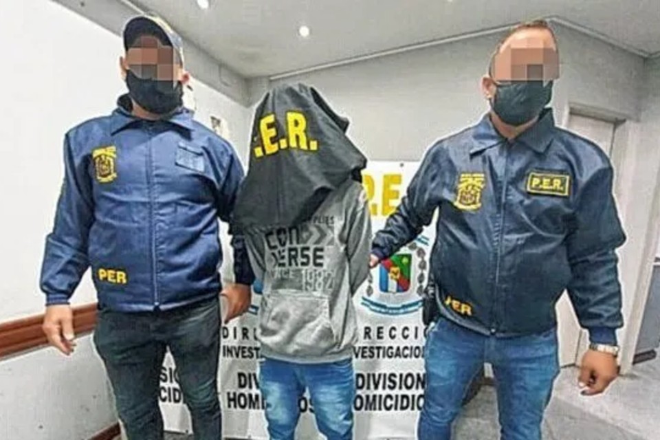 Balearon a una joven y detuvieron a su novio