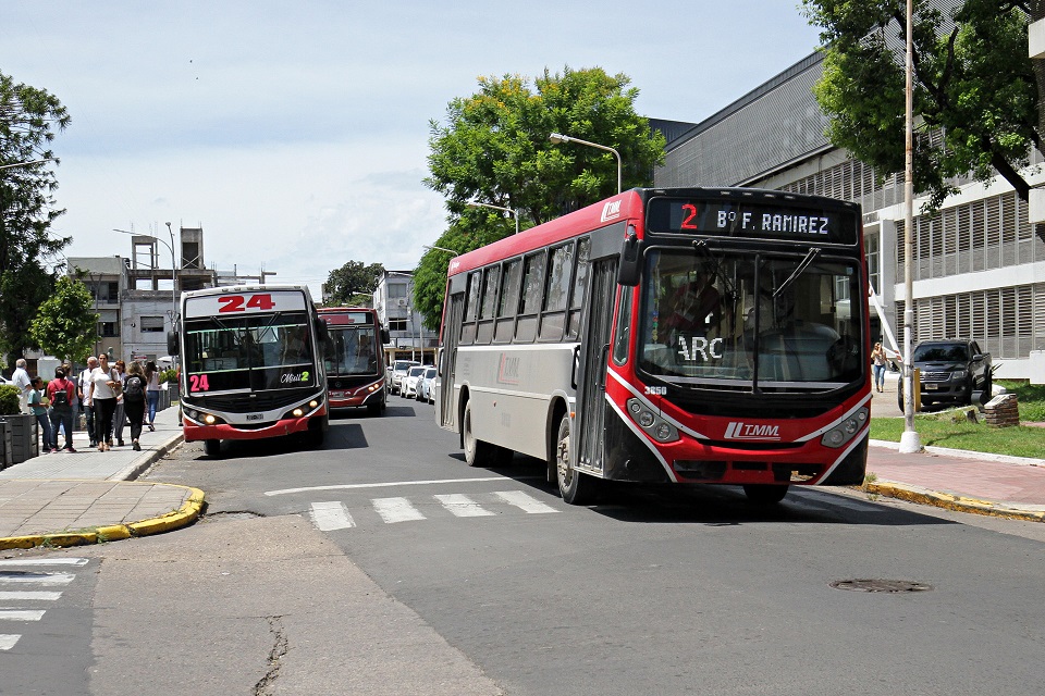 La UTA levantó el paro en Paraná