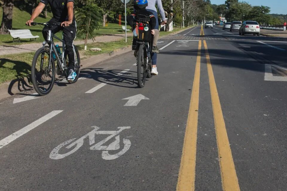 Quieren que se pueda estacionar en la bicisenda