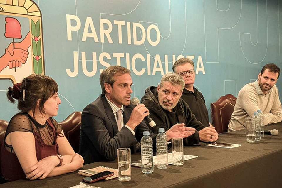 (Mención a Michel) Un modelo acabado y compromisos impagables