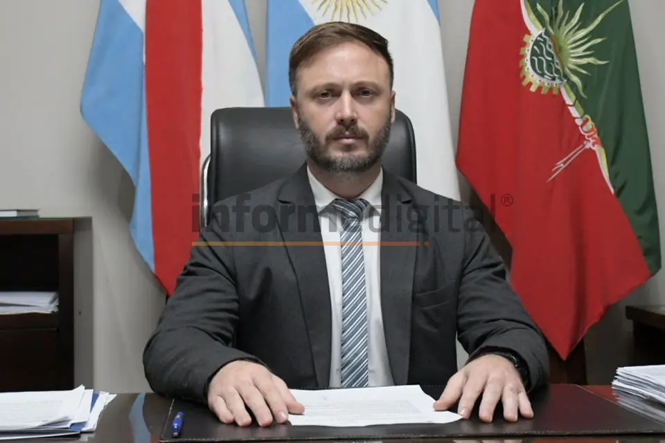 Qué dice Azcué de una posible alianza entre radicales y libertarios