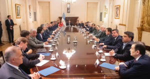 Gobierno elabora contraoferta a gobernadores ante desafío legislativo inminente en el Congreso y nueva reunión en el CFI