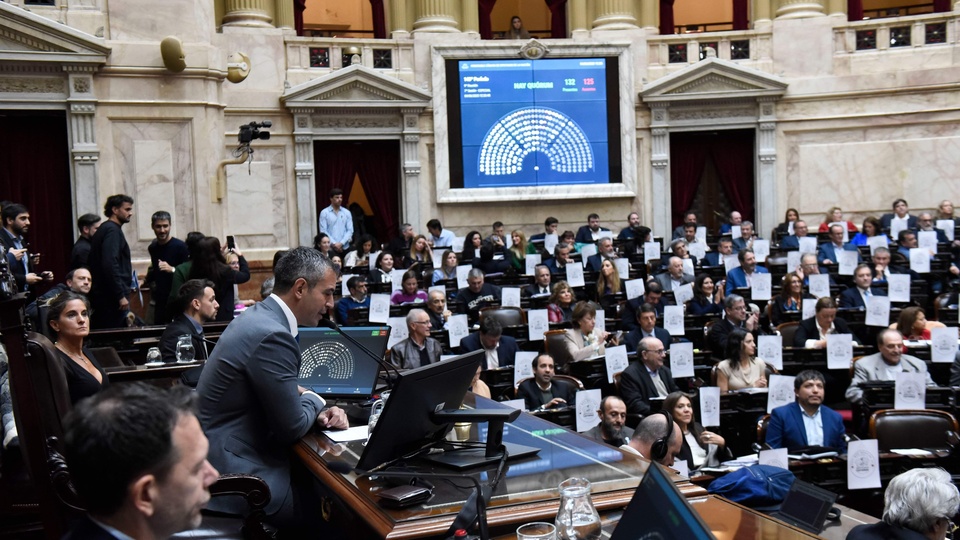 Uno por uno, cómo votaron los diputados el aumento de las jubilaciones