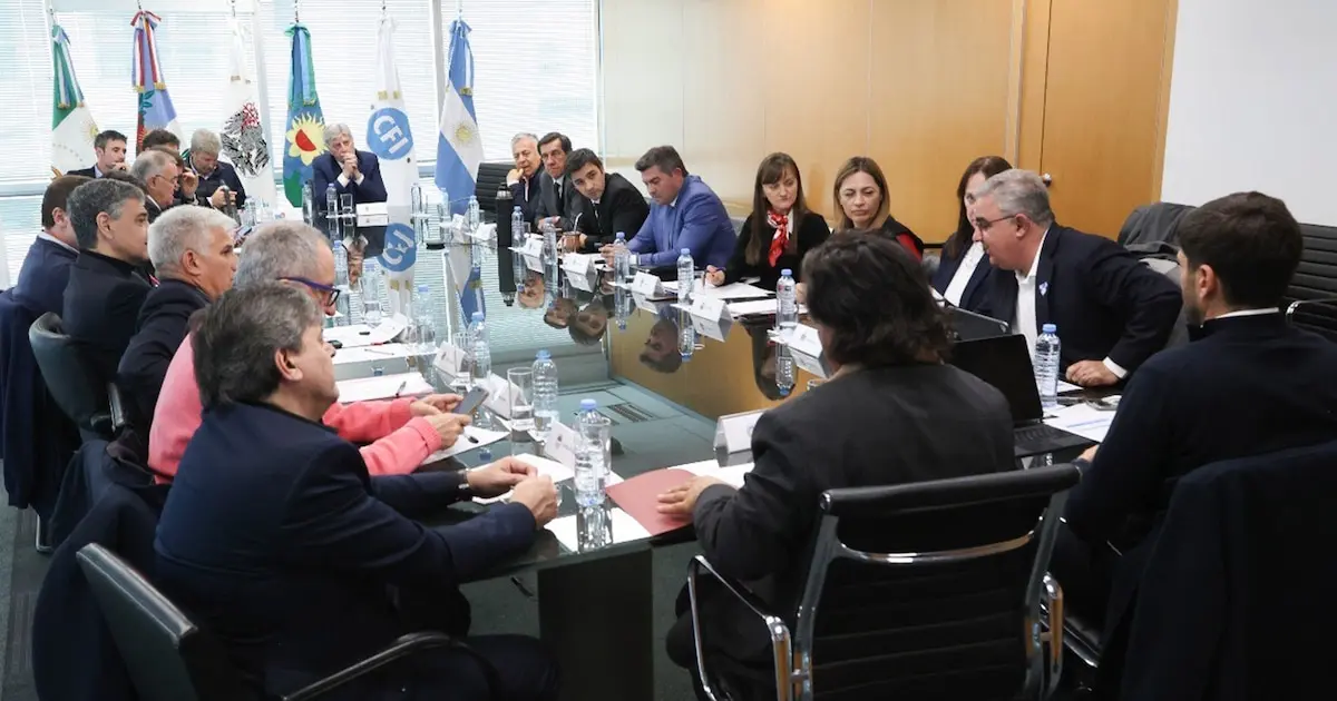 Los gobernadores presionan en el Congreso y preparan proyectos de ley que incomodan a la Casa Rosada