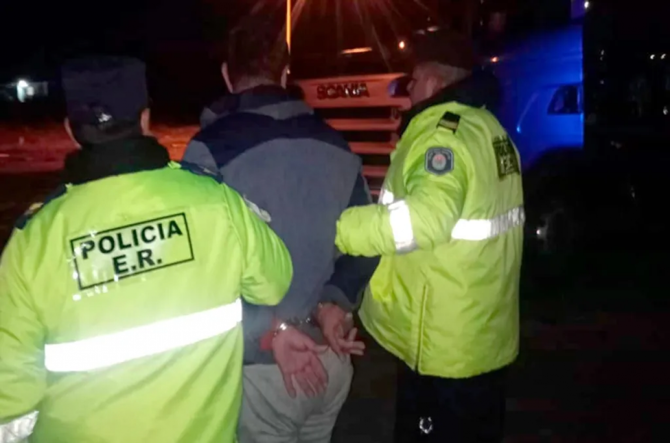 Camionero brasileño arrestado por maniobras peligrosas en la Ruta 12 durante su trayecto