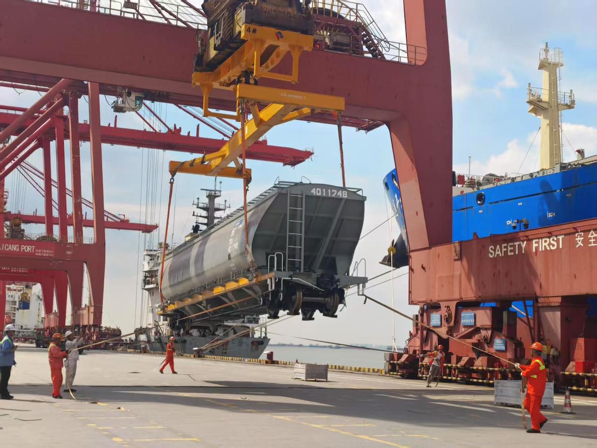 China envía 90 vagones graneros para impulsar ambicioso proyecto de transporte agrícola en el país