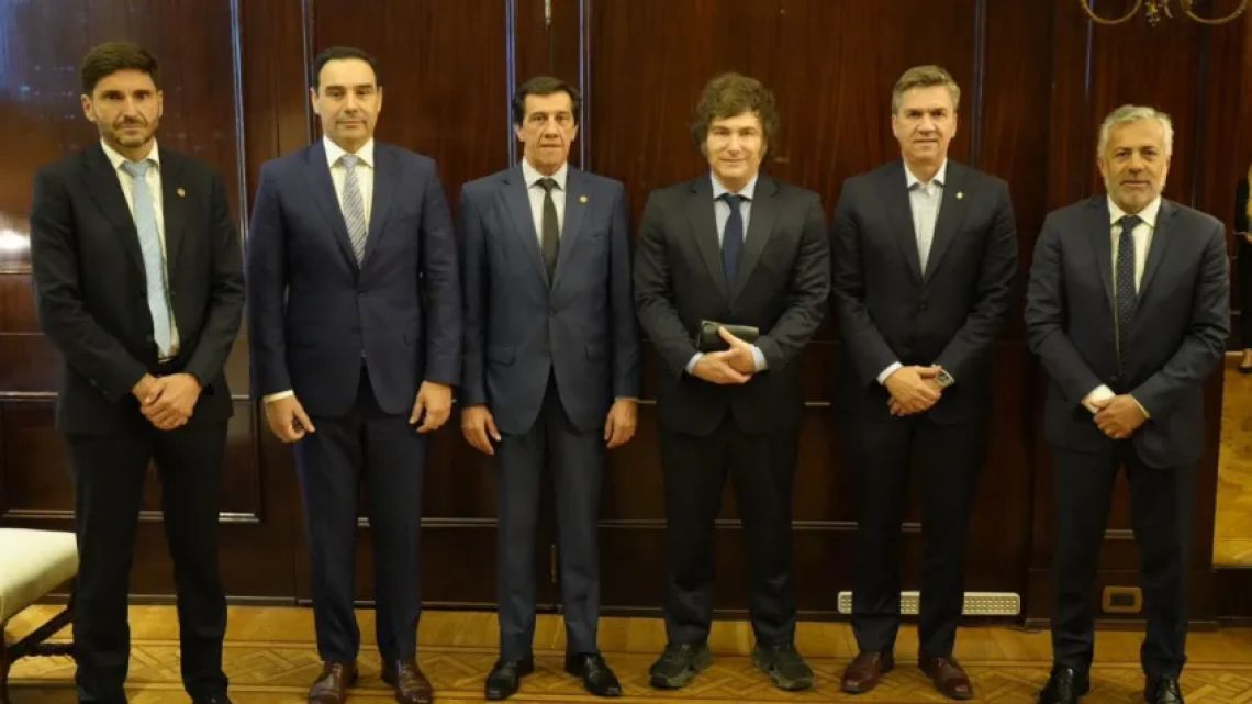 Zdero se alinea con Milei para evitar el avance de proyectos sobre jubilaciones y discapacidad en el Senado