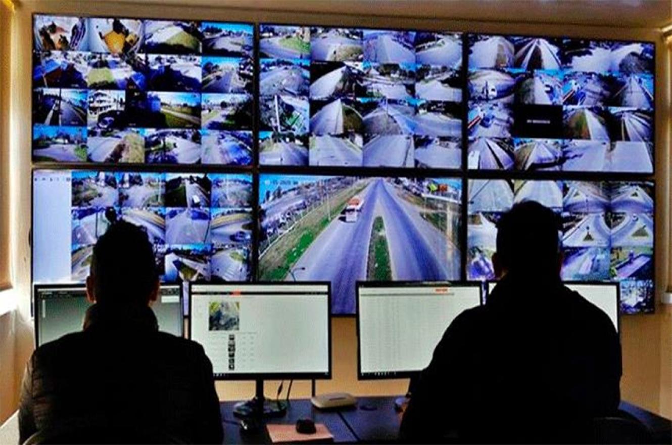 La Justicia revoca la sanción a un policía por instalar cortinas en la sala de videovigilancia