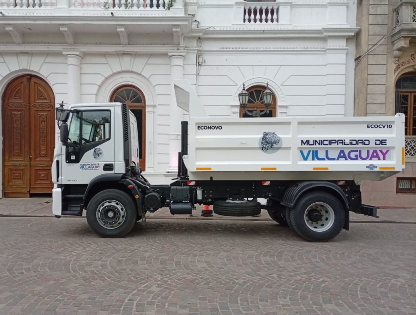 Nuevo camión para fortalecer los servicios municipales